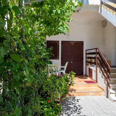 Rooms & Studio Apartment Mira Baska  Exterior photo